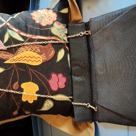 Handbag - Picture 3 of 3